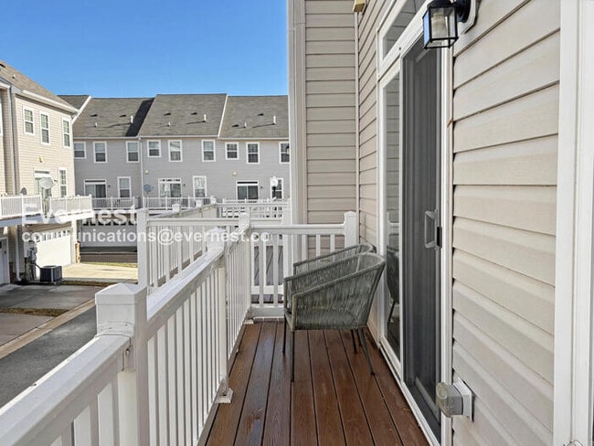 Building Photo - 10612 Presidential Pkwy