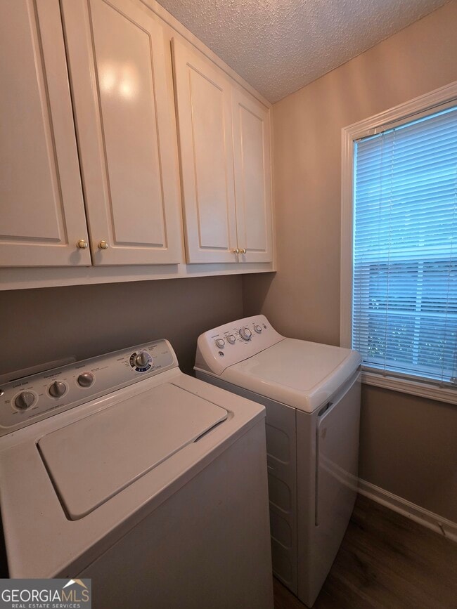 Building Photo - 120 Cloverwood Dr