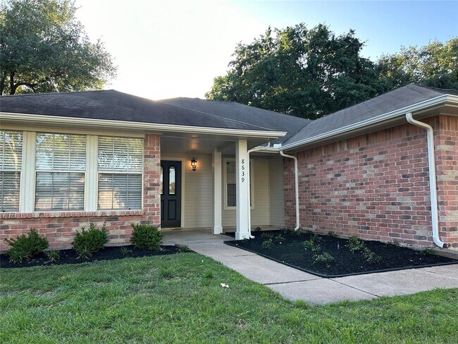 Primary Photo - 8639 Sunny Ridge Dr