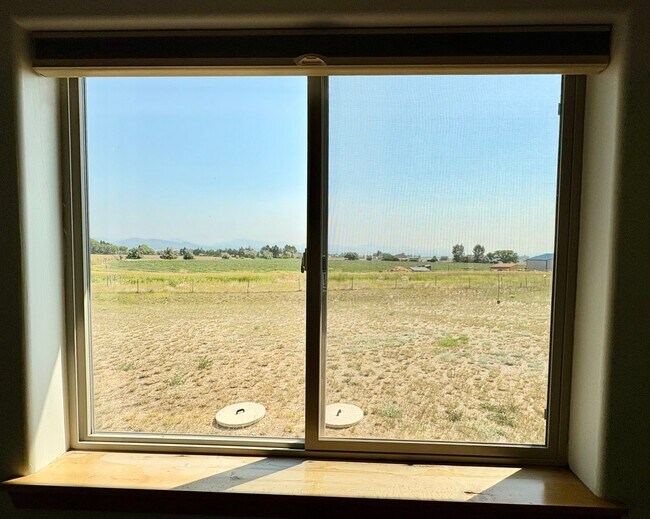 Building Photo - 6963 Green Meadow Dr