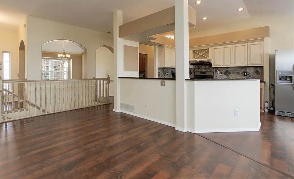 Building Photo - 770 Amberglen Ct