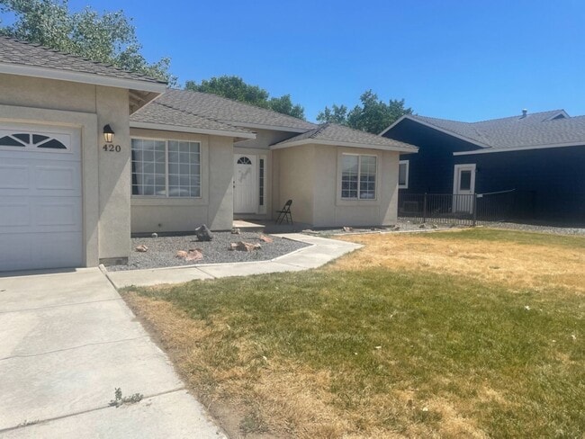 Building Photo - 3 Bedroom, 2 Bathroom Home in Fernley