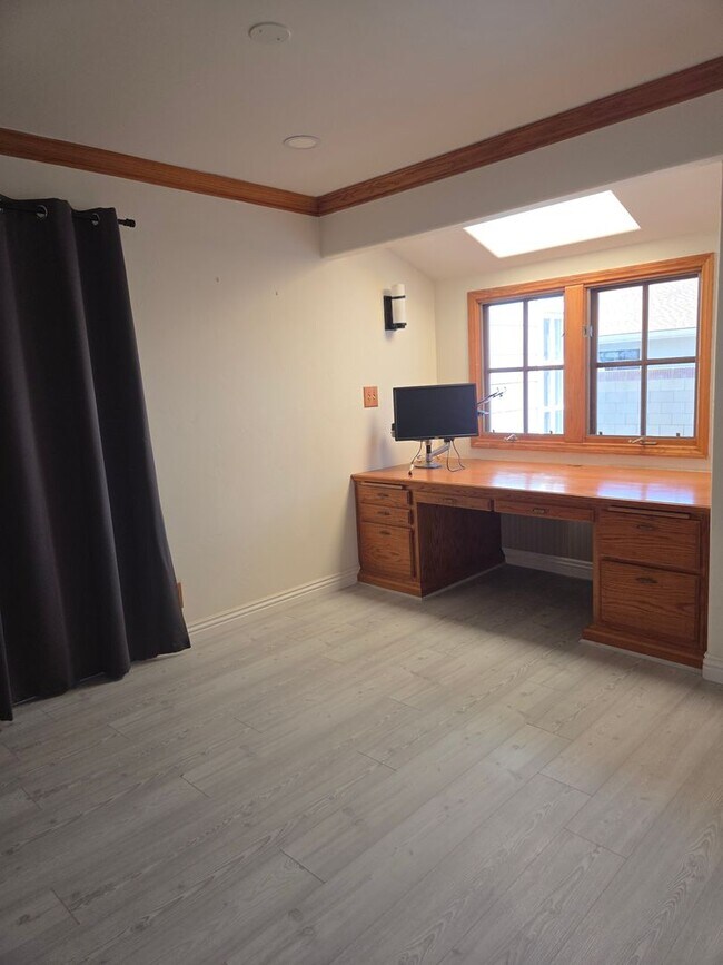 Building Photo - 4 Bedroom 2 baths remodeled home