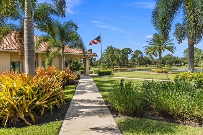 Building Photo - 1594 SW Harbour Isles Cir
