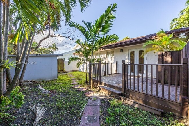 Building Photo - 4400 SW 9th Ln