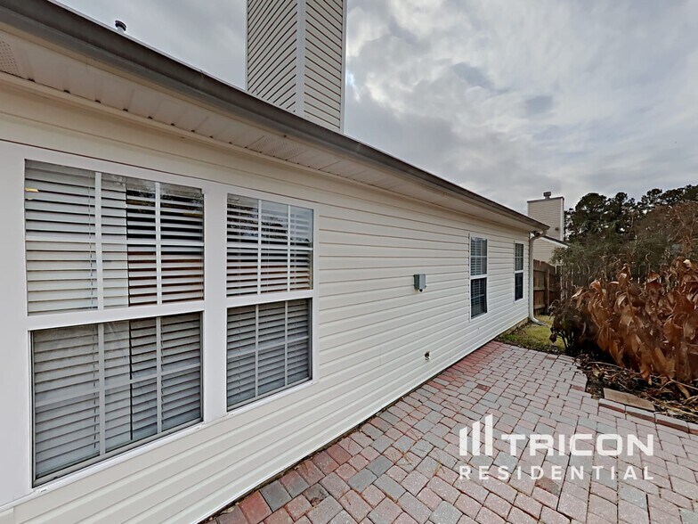 Building Photo - 107 Bainbridge Way