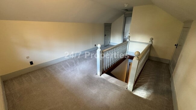 Building Photo - Unique Large 3BD I 2BA Home - Near Gabriel Park!