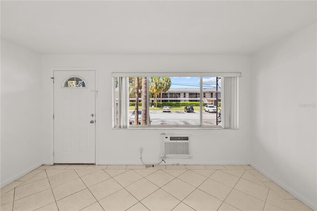 Building Photo - 2353 Shelley St