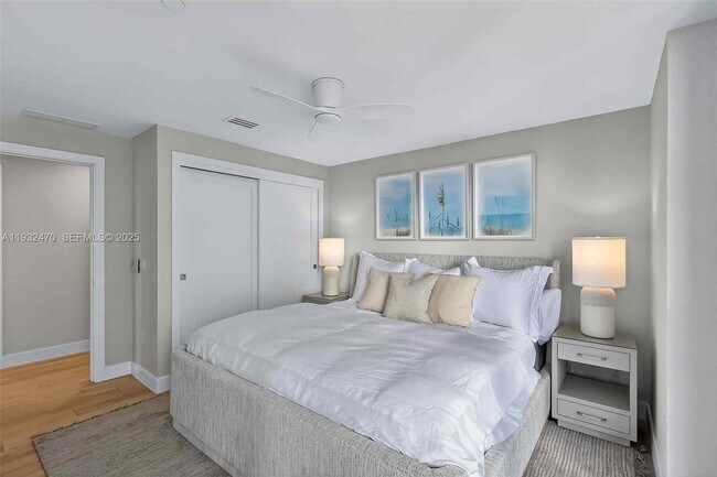 Building Photo - 700 NE 24th St