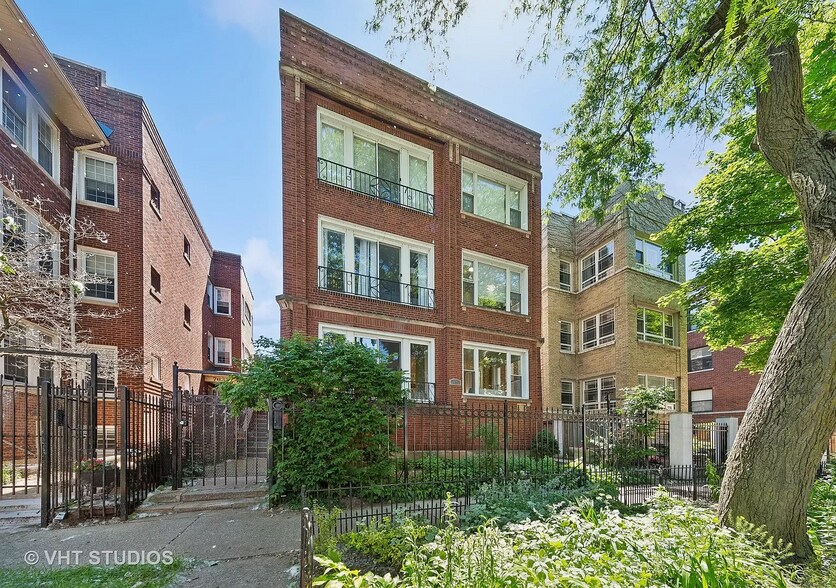 Building - this is the first floor unit - 7619 N Bosworth Ave
