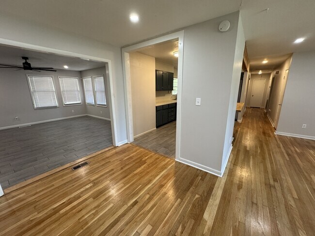 Building Photo - 918 Woodall Ln NW