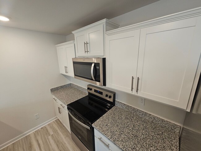 Building Photo - Brand New Townhome in Great North Charlott...