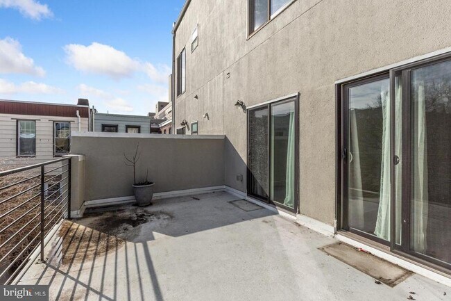 Building Photo - 2031 S Juniper St