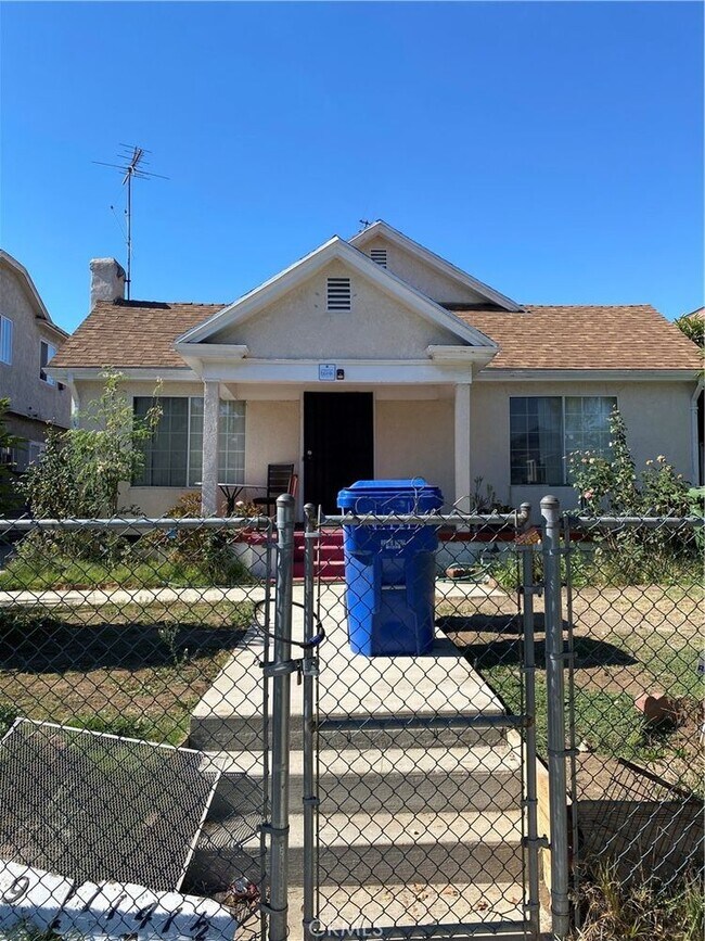 Building Photo - 1141 N Berendo St