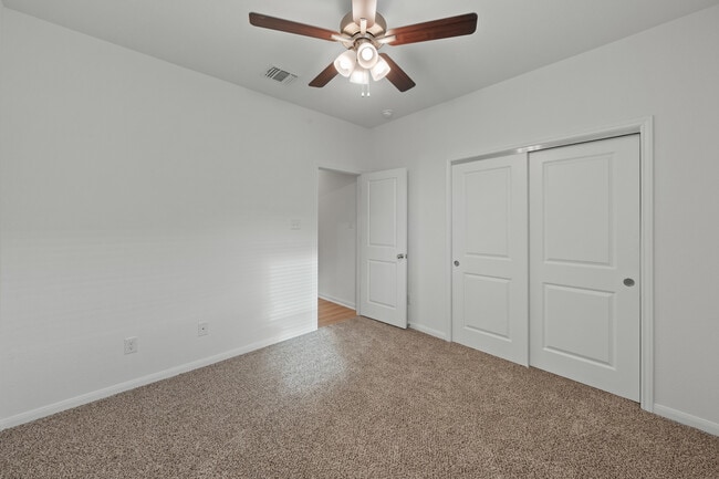 Building Photo - 8014 Timber Holw Ln