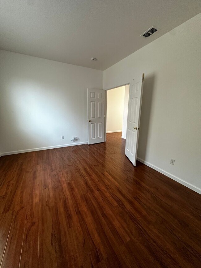 Building Photo - Looking for a Great Place to live?