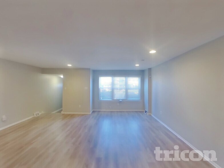 Building Photo - 5127 N Hunters Ct