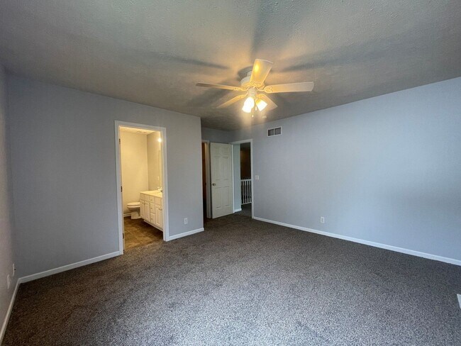 Building Photo - New Home For Rent Bellevue!