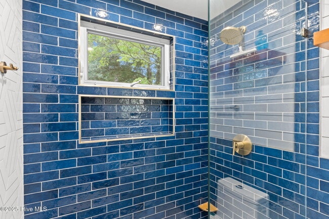 Building Photo - 5405 Autumn Dr