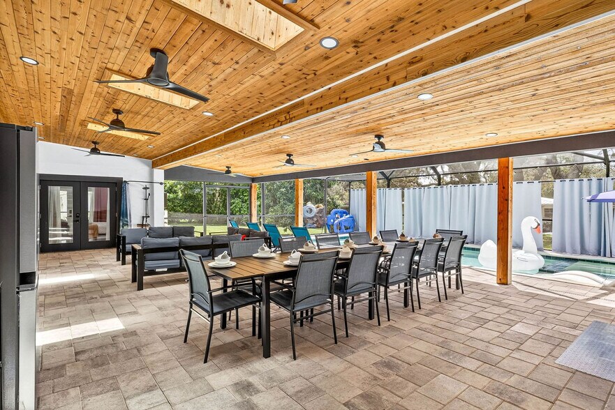 Building Photo - 319 Brentwood Dr