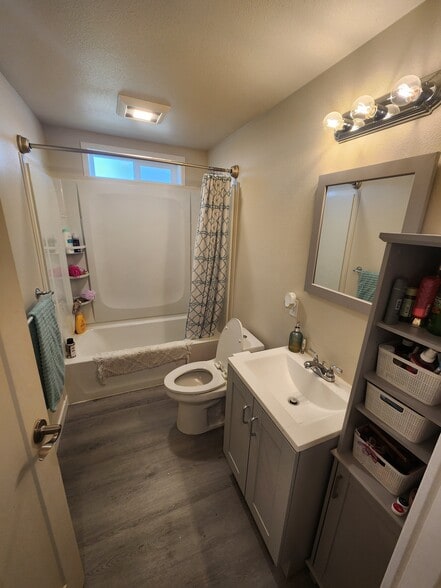 Building Photo - 785 NW West St