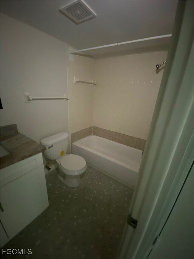 Building Photo - 1830 Maravilla Ave