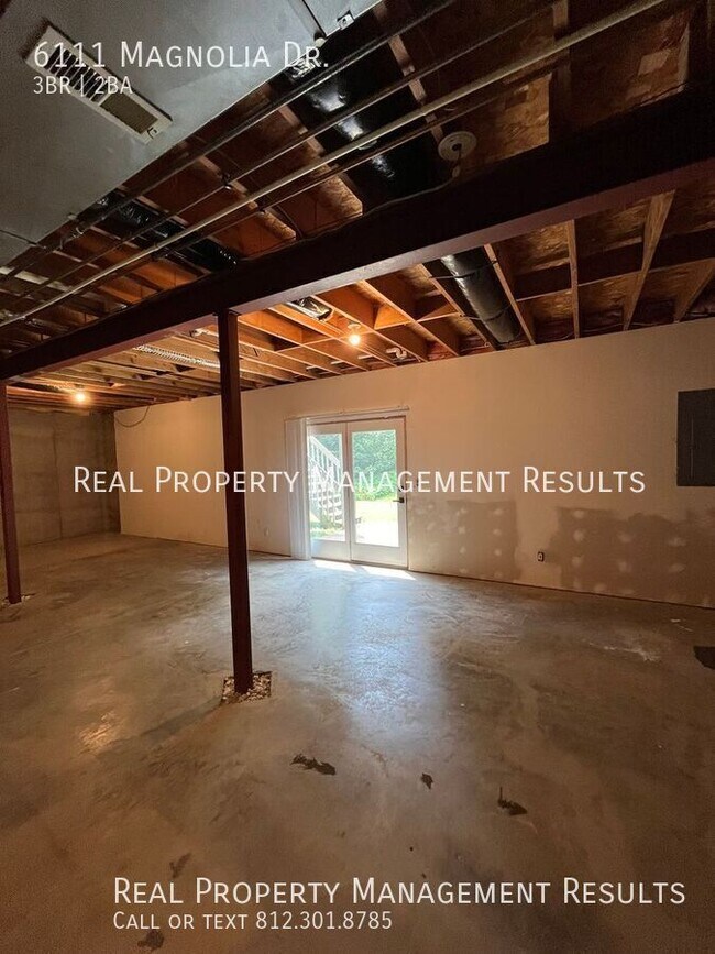 Building Photo - 6111 Magnolia Dr.-