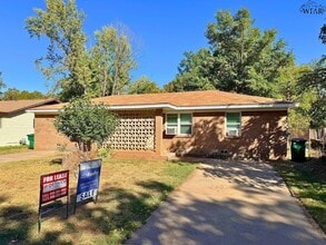 Building Photo - 102 Ave G