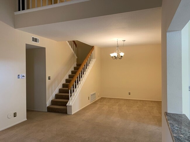 Building Photo - Modern Comfort Meets Tranquil Living in Newbury Park