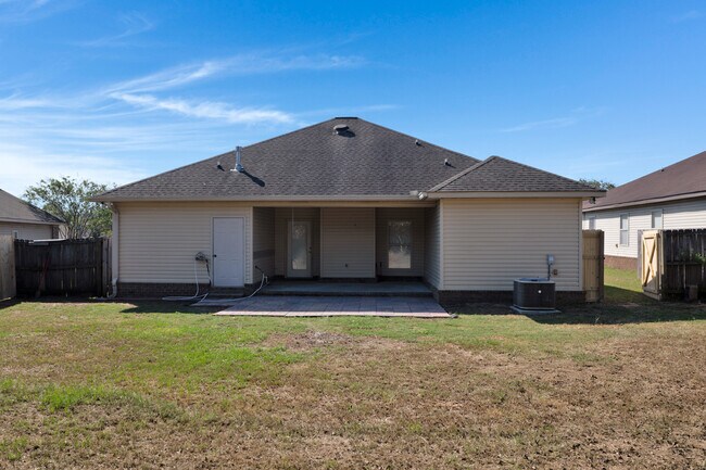 Building Photo - 472 Prairie Field Dr