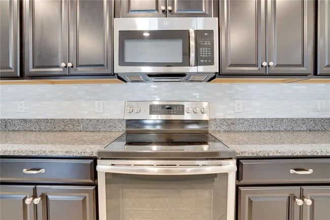 Building Photo - 16844 Whisper Elm St