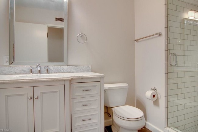 Building Photo - 275 N Portage Path