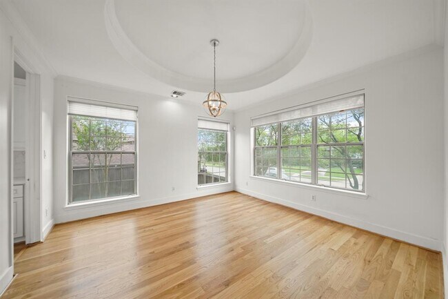 Building Photo - 9714 Braesmont Dr