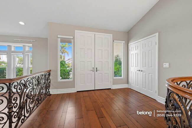 Building Photo - 4911 Amador Dr