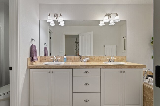 Building Photo - Bethany Beauty! 2 Bed 2.5 Bth + Office Townhome + 2 Car Garage + W/D + Wi-Fi Included