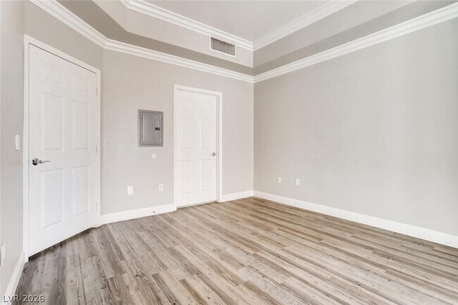Building Photo - 19 E Agate Ave