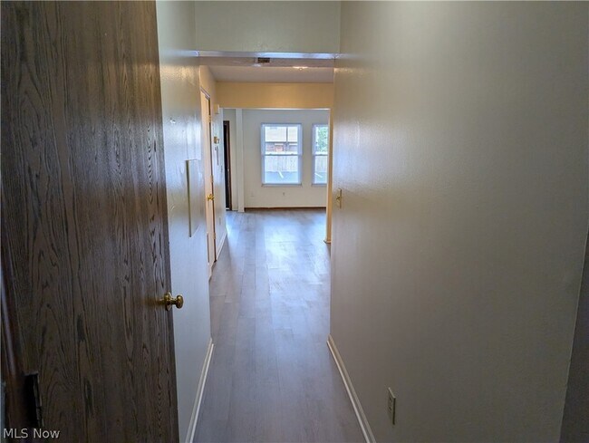 Building Photo - 1565 Whitehall Blvd