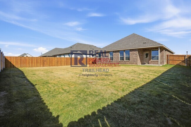 Building Photo - Inviting 4-Bedroom Home with Open Layout in Bella Vista