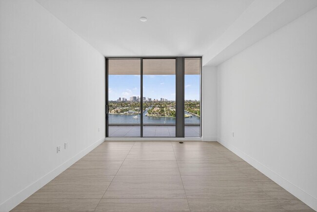 Building Photo - 153 N Seabreeze Blvd