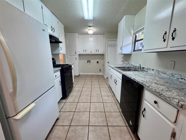 Building Photo - 6909 Cooper Ln