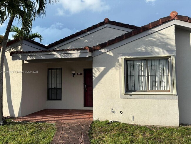Building Photo - 744 NW 106th Ave