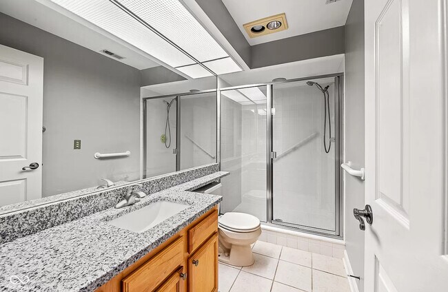Building Photo - 8751 Jaffa Ct Dr E