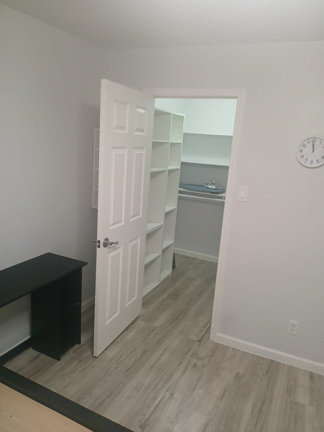 Building Photo - 12500 Sandpiper Dr