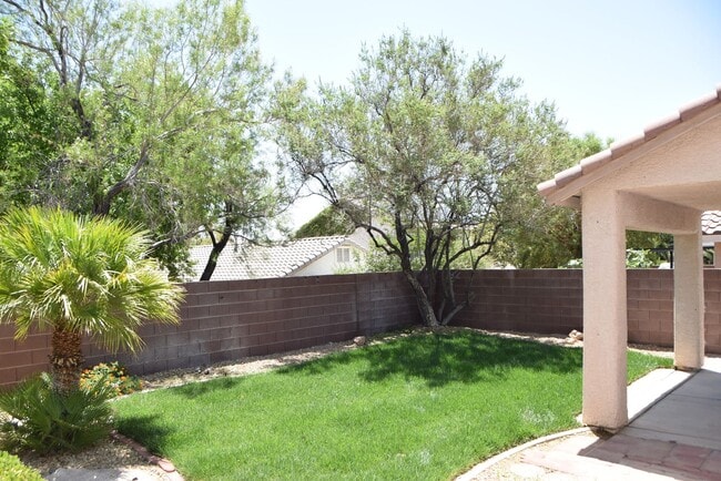 Building Photo - SUMMERLIN - 2 STORY HOME