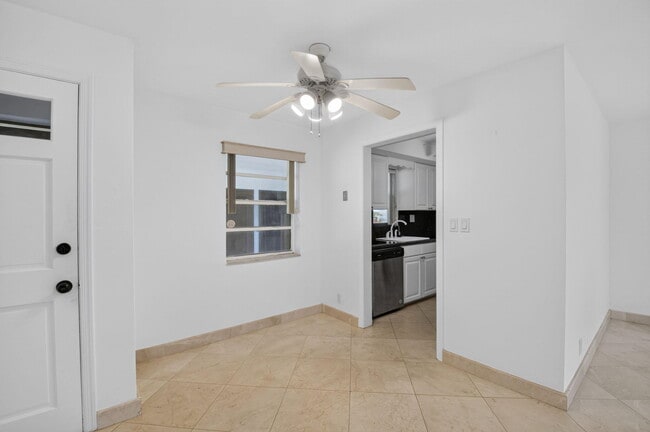 Building Photo - 300 NW 42nd St