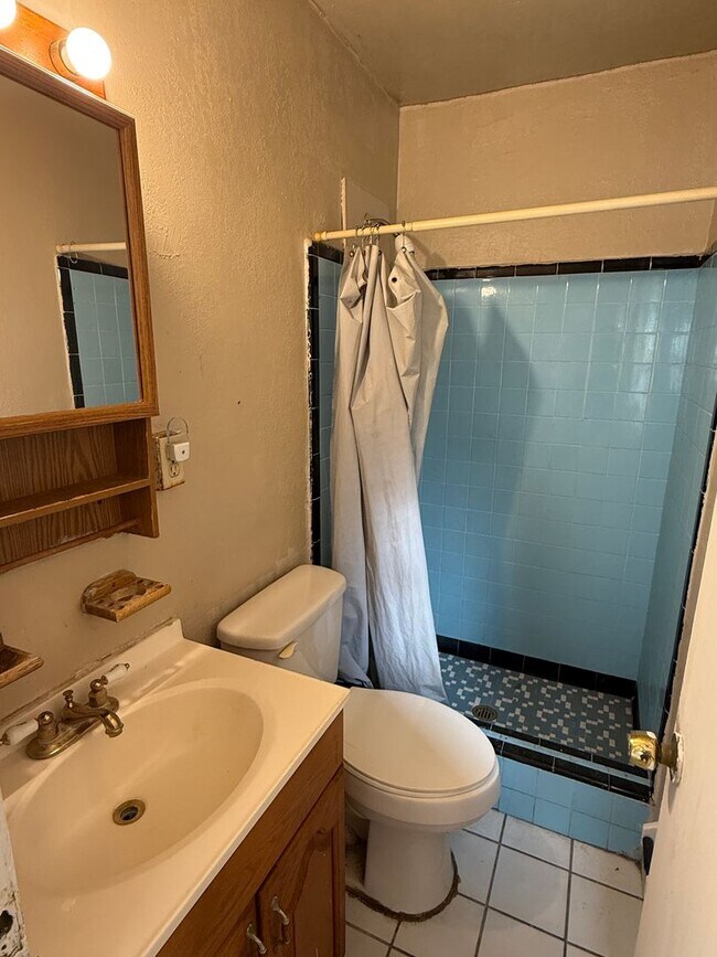 Building Photo - House for rent