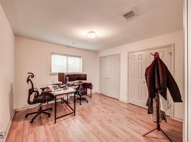 Building Photo - 14226 Woodnook Dr