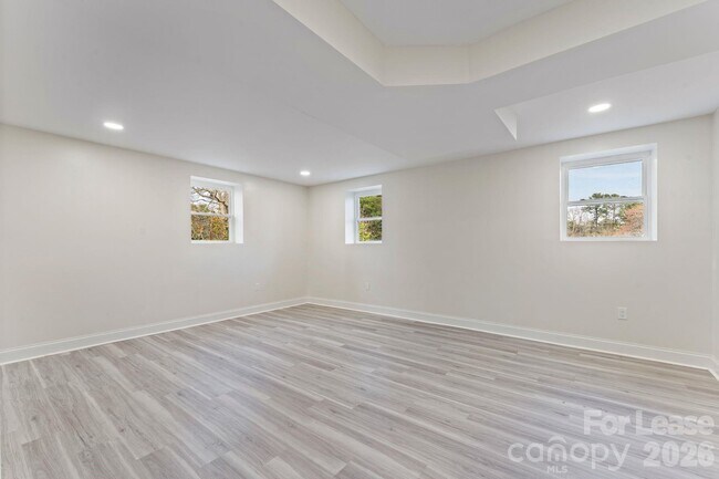 Building Photo - 612 Westway Dr