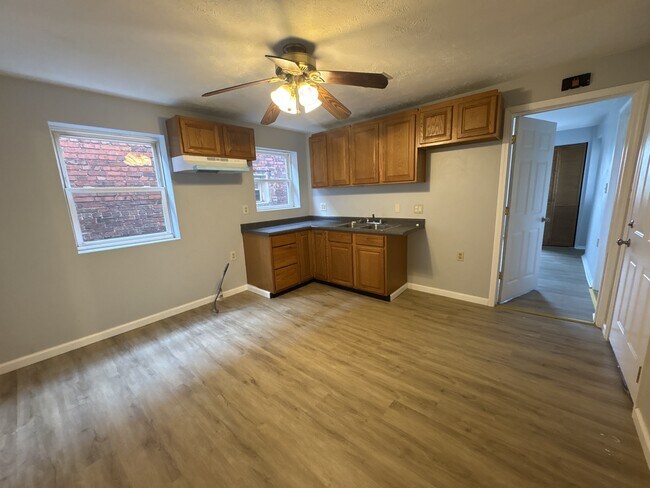 Building Photo - 1450 Fleming Ave