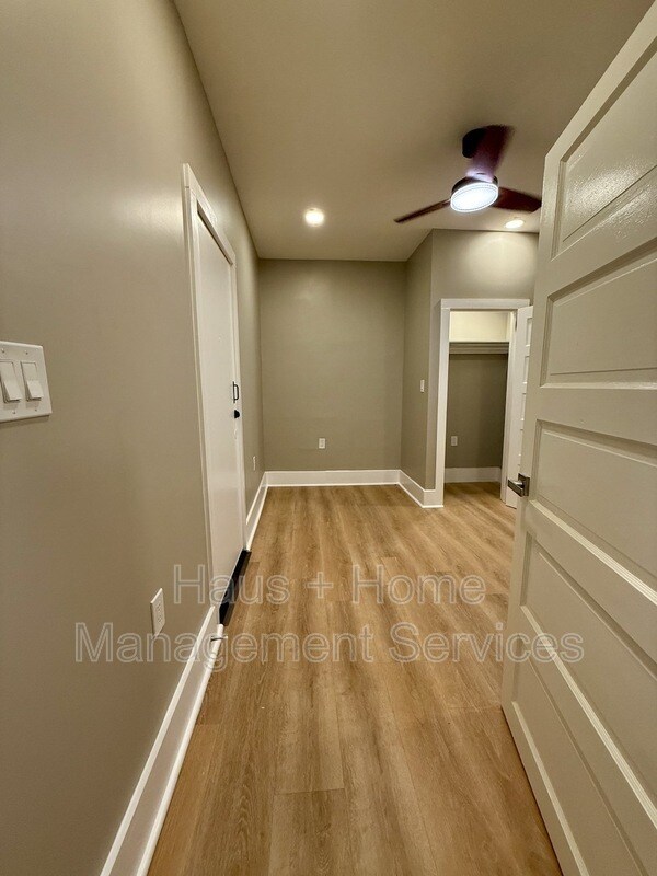 Building Photo - 906 Penn Ave